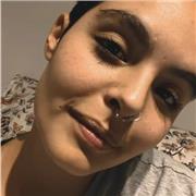 Profesora general básica ofrece reforzamiento para estudiantes de todas las edades